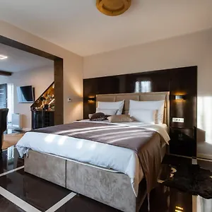  Bed & Breakfast Kod Guste