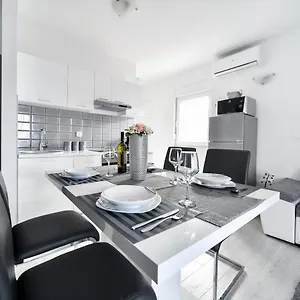 Apartmán Deluxe Franic, Sukošan