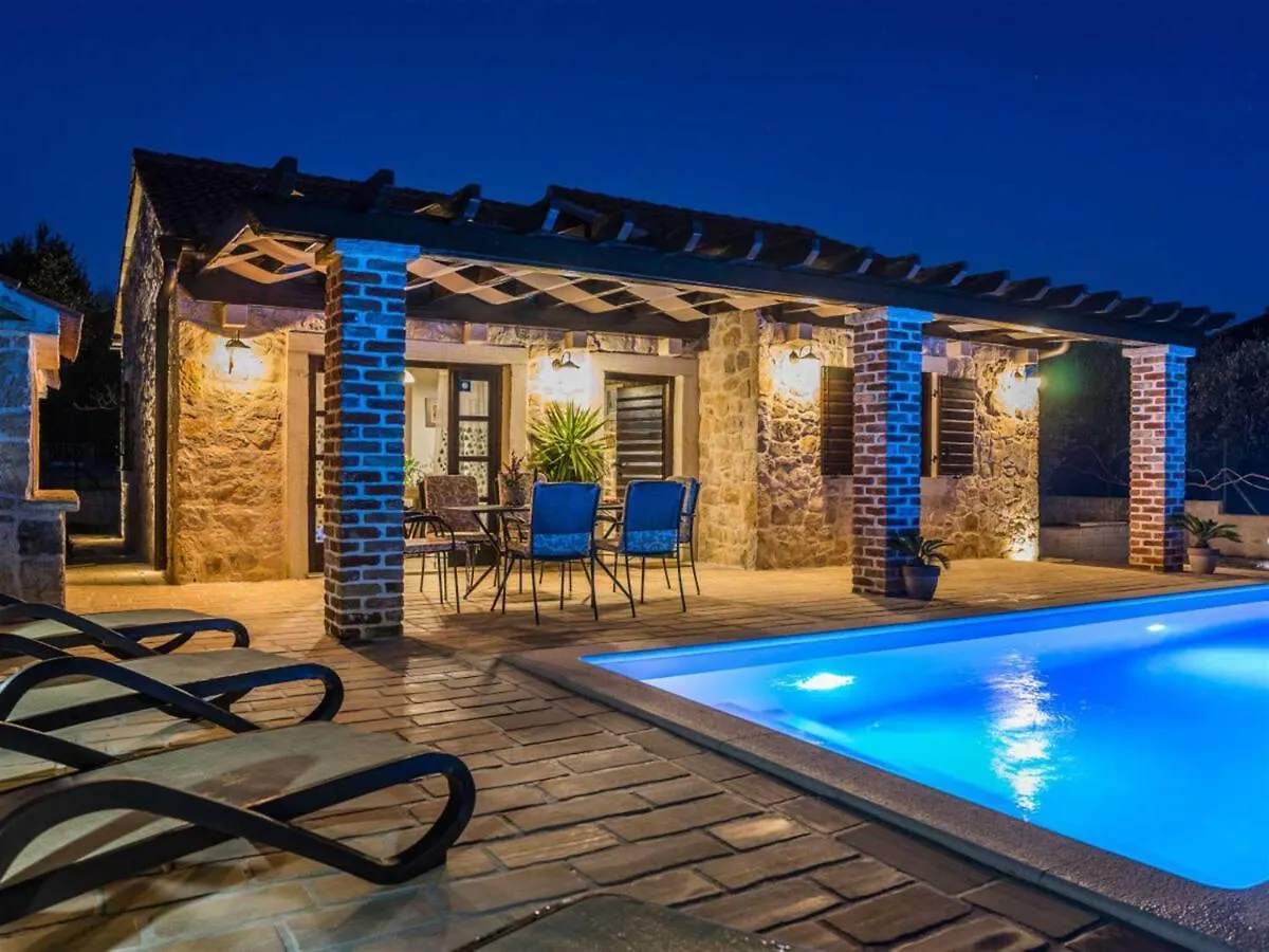 Stone Villa Petit Rustica With Pool Sukosan 0*,