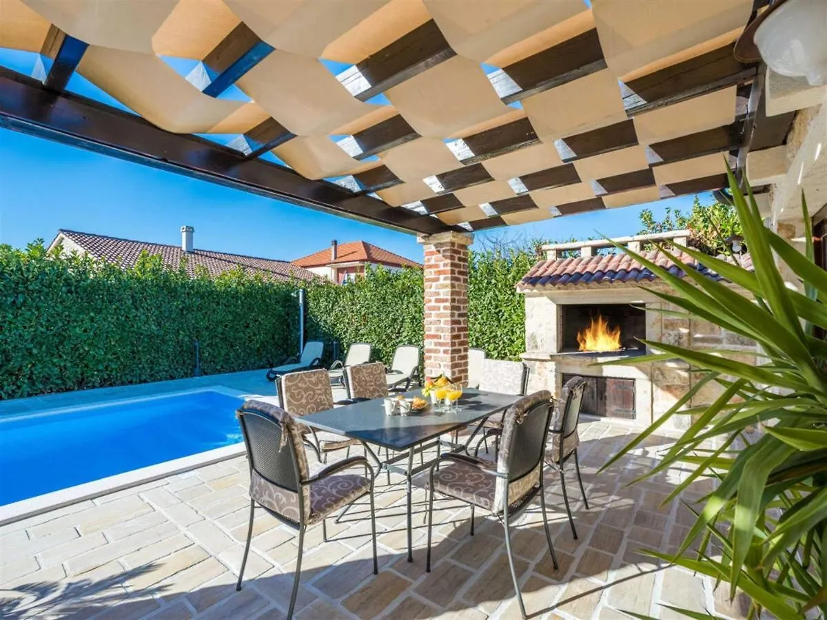 Stone Villa Petit Rustica With Pool Sukosan