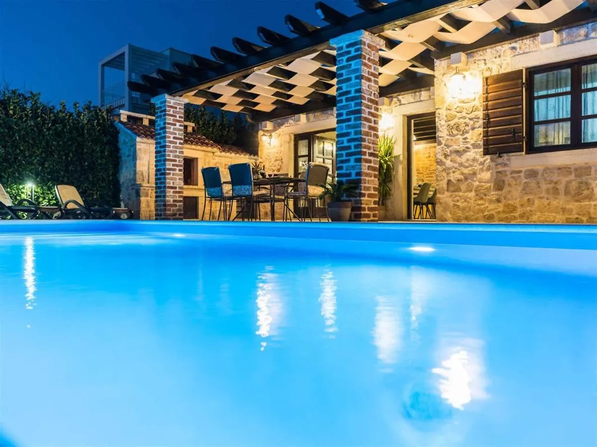 Stone Villa Petit Rustica With Pool Sukosan