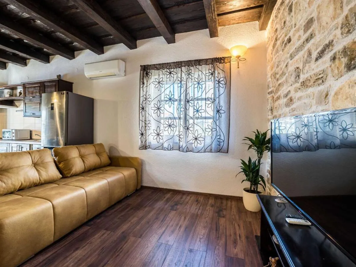 Stone Villa Petit Rustica With Pool Sukosan