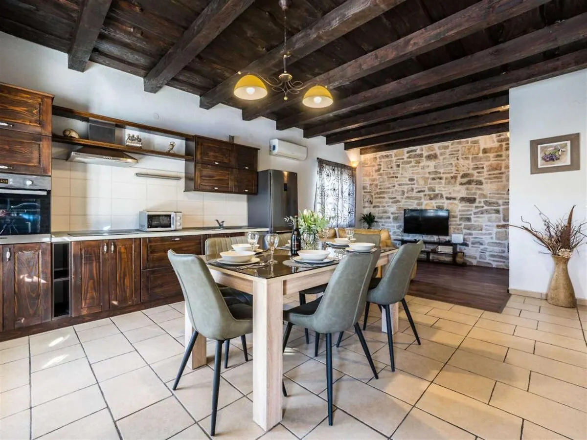 Stone Villa Petit Rustica With Pool Sukosan