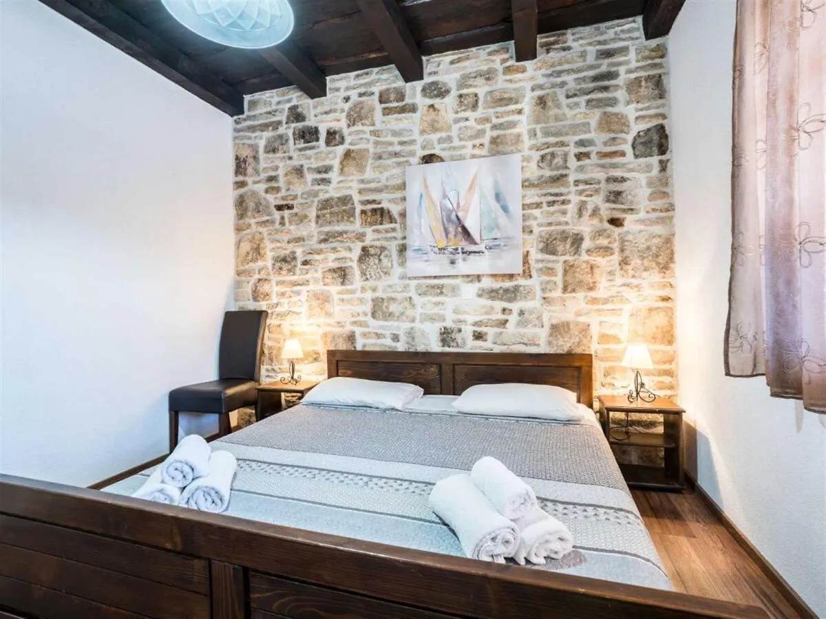 Stone Villa Petit Rustica With Pool Sukosan