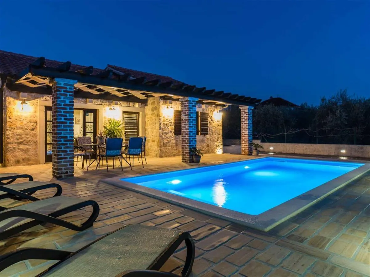 Stone Villa Petit Rustica With Pool Sukosan