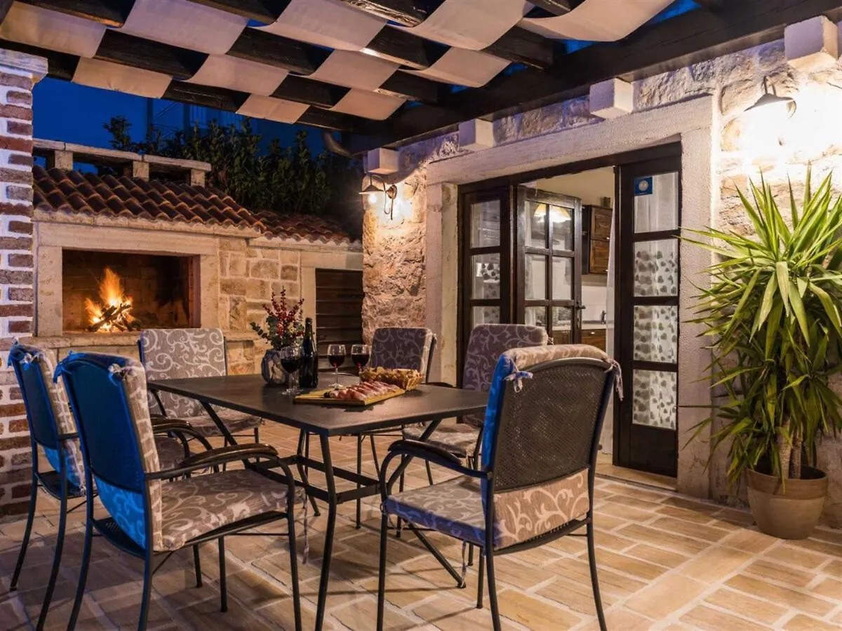 Stone Villa Petit Rustica With Pool Sukosan